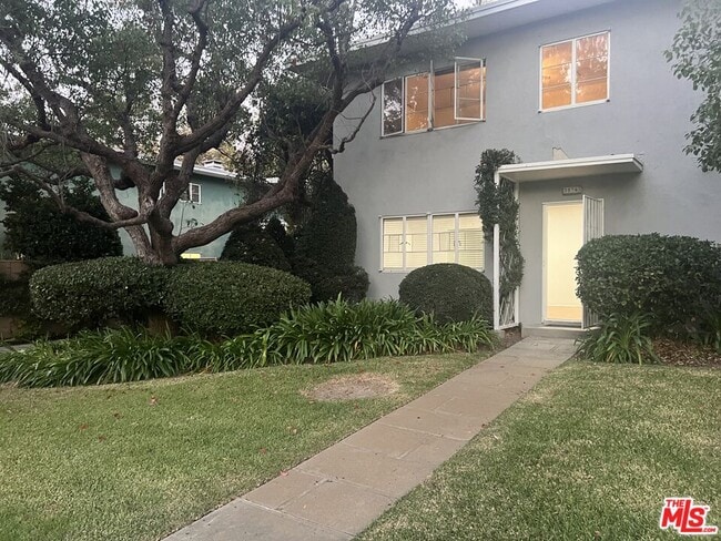 Building Photo - 5286 Village Green