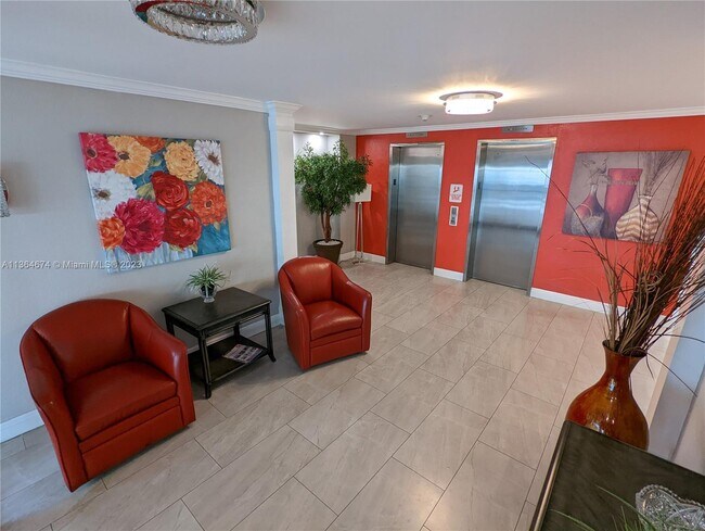 Building Photo - 2600 S Course Dr