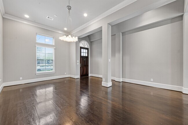 Building Photo - 10917 Upland Park