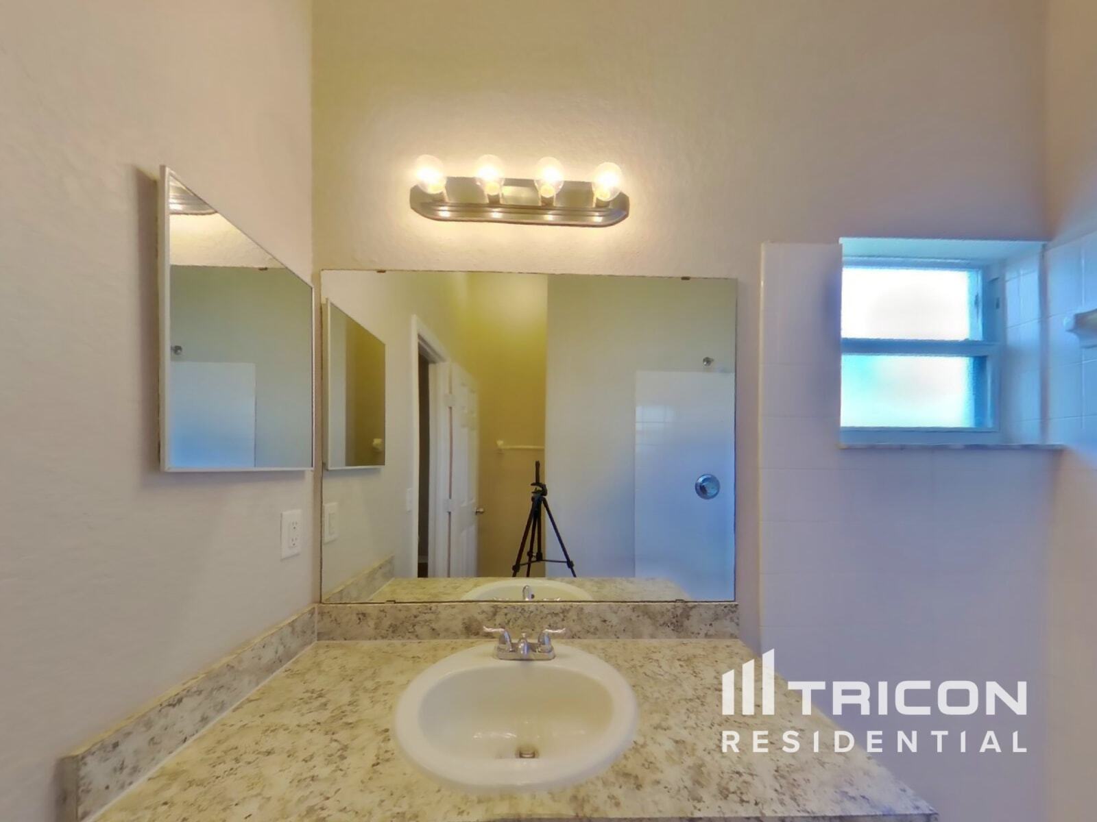 Building Photo - 272 Kings Pond Ave