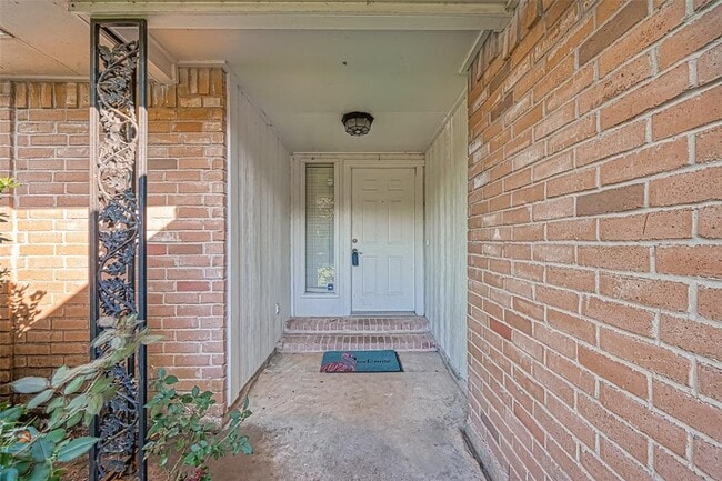 Building Photo - 442 Redway Ln