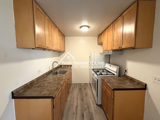 Building Photo - 4536 Ashcroft Ave