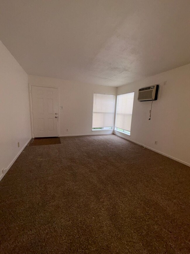 Building Photo - 324 Cottonwood St