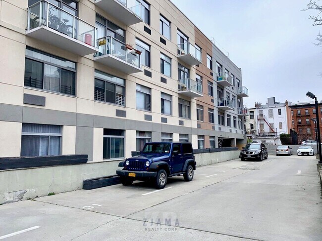 Building Photo - 836 Bergen St