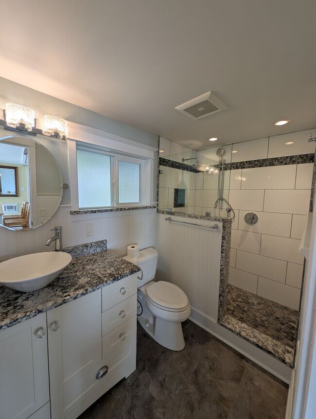 Building Photo - A Storybook Dream in Kingston, Available Now! Lowbank Waterfront, Beach Access, Panoramic Views &...