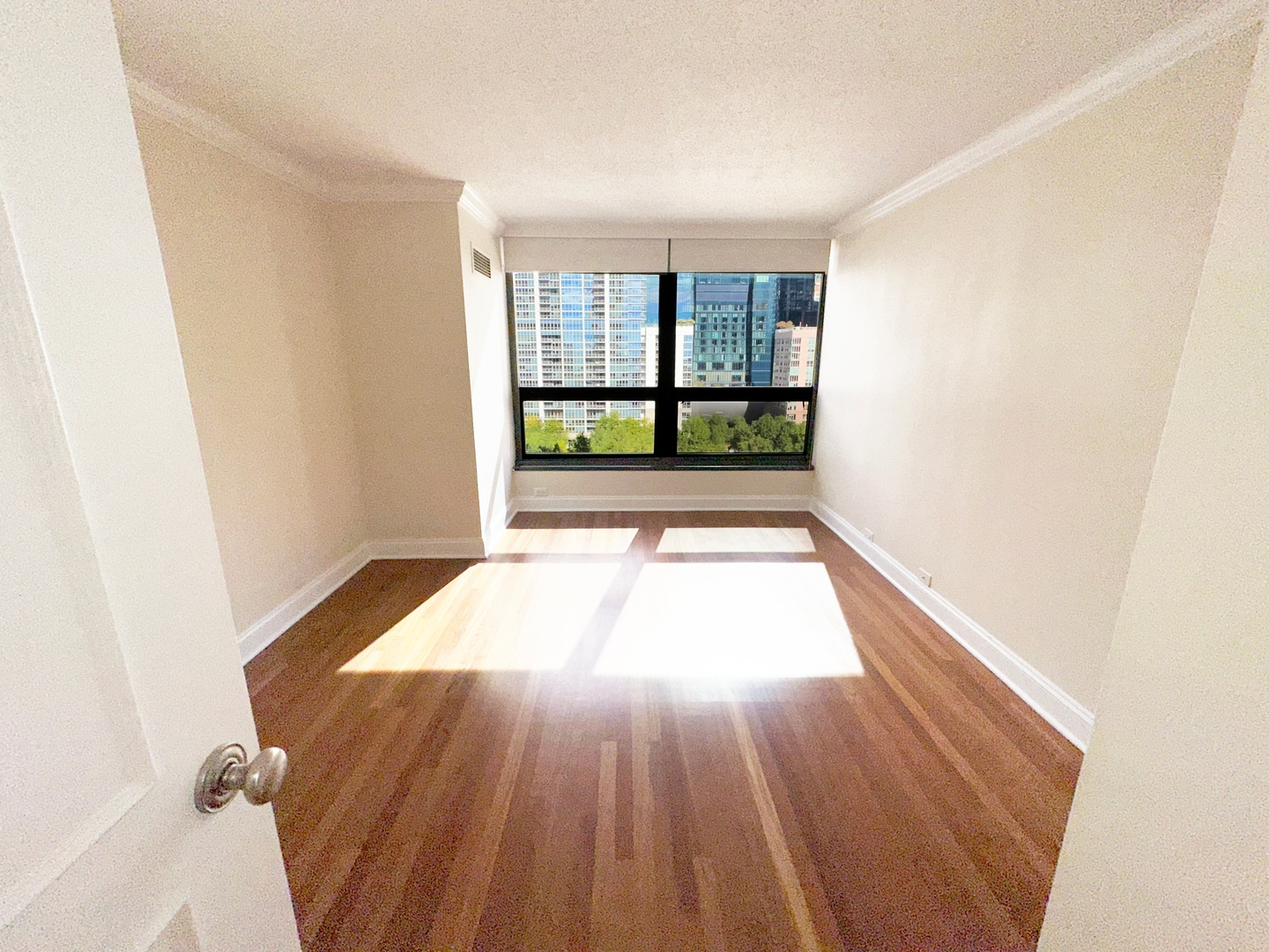 Building Photo - 360 E Randolph St