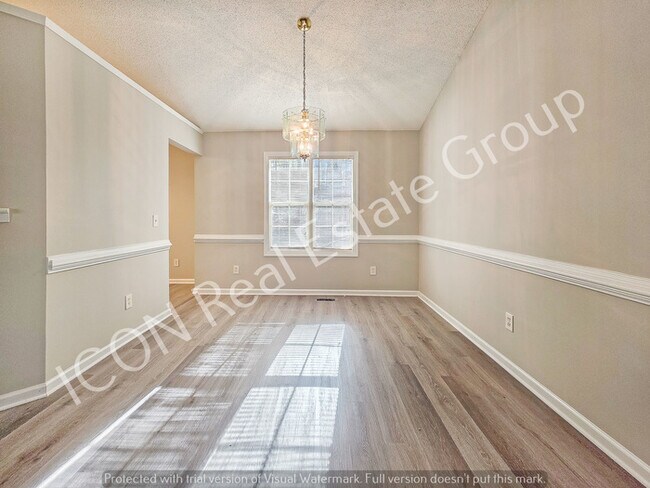 Building Photo - 3/2.5 home with large level lot