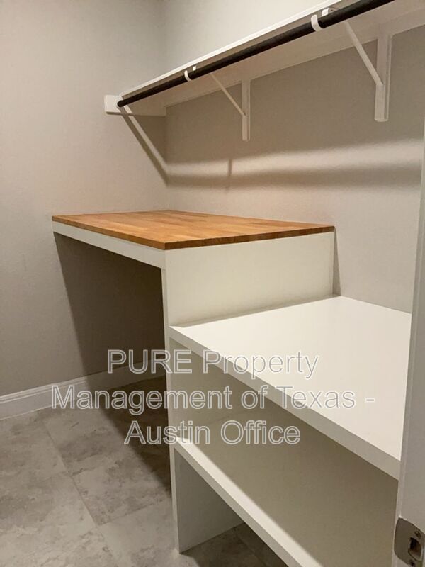 Building Photo - 308 Windom Way