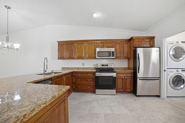 Building Photo - 6070 Sunny Manor Ct