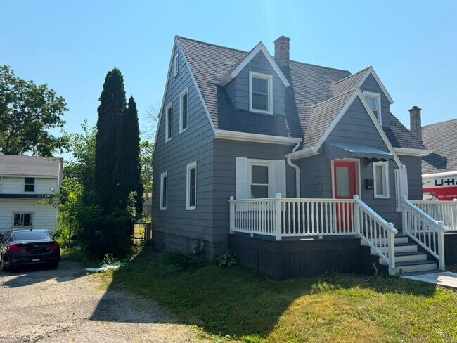 Building Photo - 4640 N 54th St