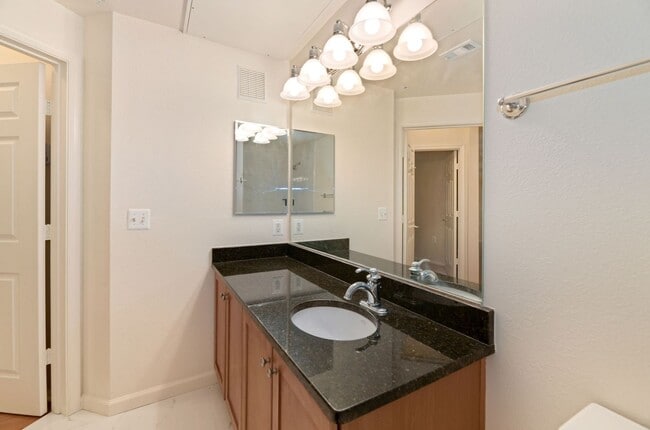 Building Photo - 1 Bed 1 Bath - North Bethesda Condo - 1 Reserved Parking Space