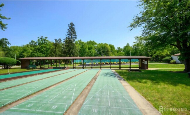 Building Photo - 11 Pine Cluster Cir