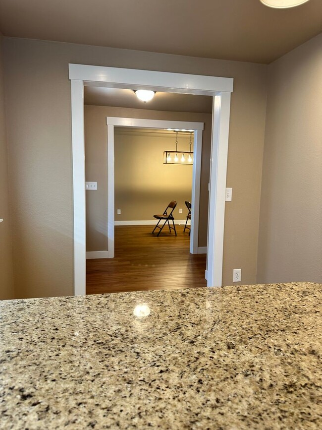 Building Photo - 3 Bedroom Home For Rent