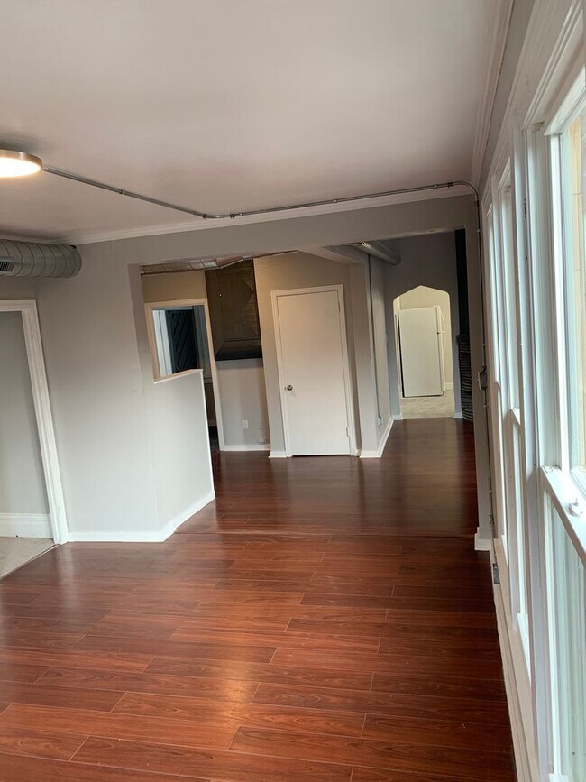 Building Photo - 410 Marlow St