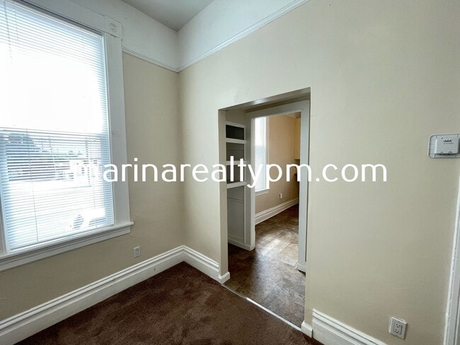 Building Photo - 1319 #6-#5-#4 Sonoma &1323 Sonoma Blvd