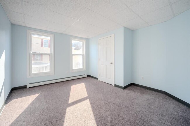 Building Photo - 74 Massabesic St