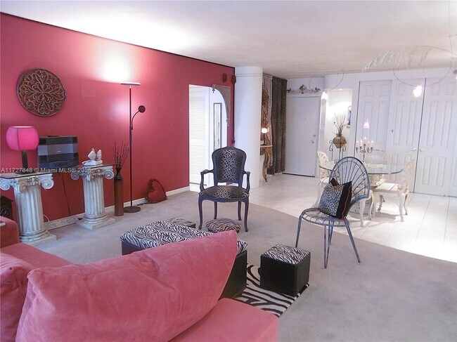 Building Photo - 5005 Collins Ave