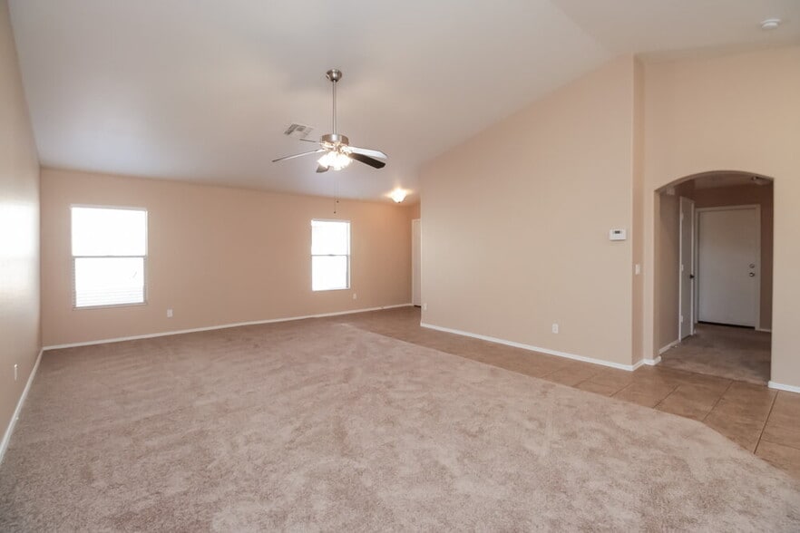 Building Photo - 39670 N Kristy Ln
