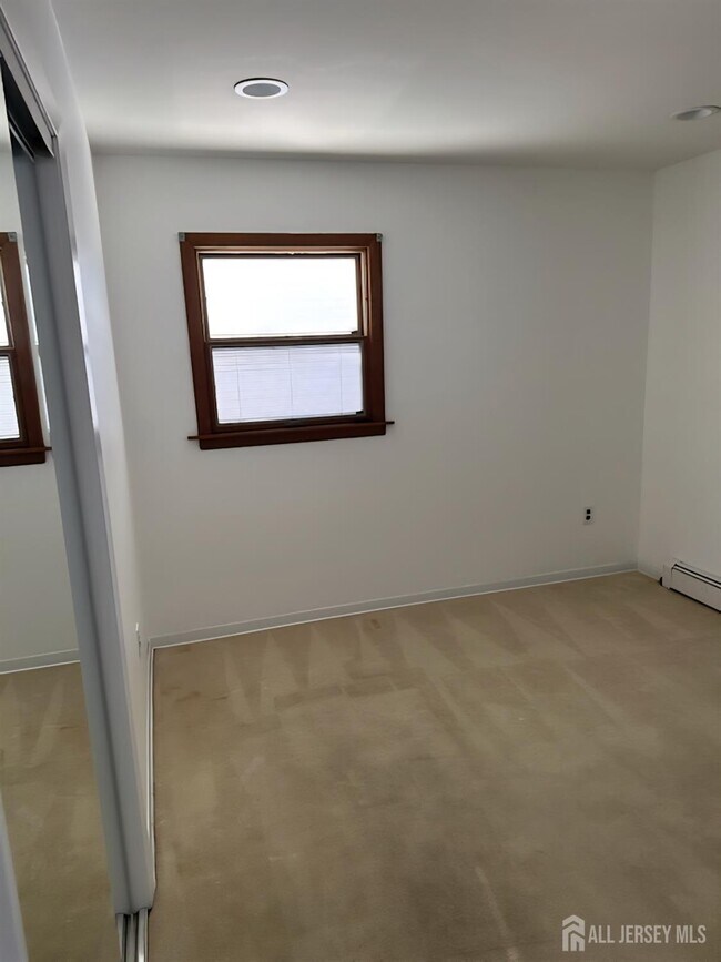 Building Photo - 182 Bloomfield Ave