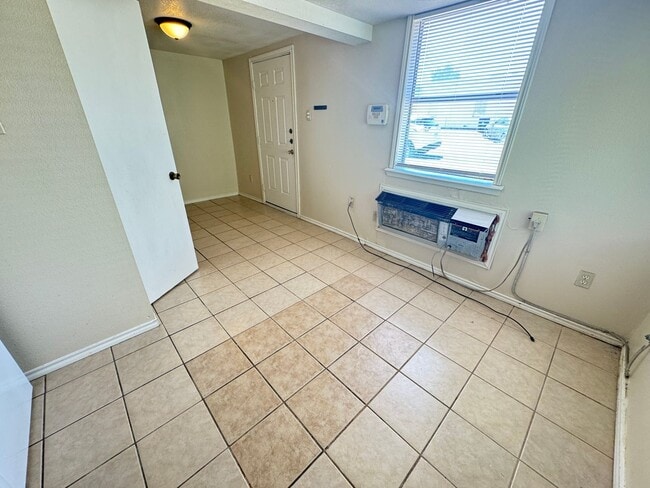 Building Photo - 3313 Cranford Ave