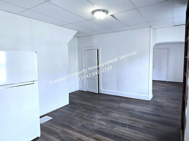 Building Photo - 416 E Reynolds St