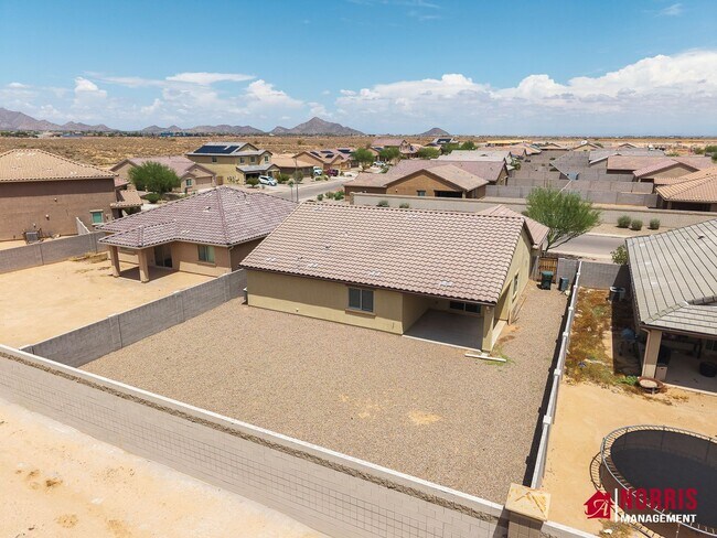 Building Photo - Very Nice Home in a Great Location