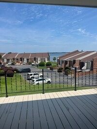 Building Photo - 14 Low Hill Ln