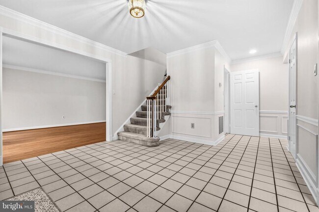 Building Photo - 7520 Royal Dominion Dr