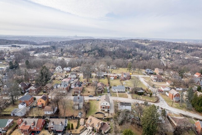 Building Photo - Start the New Year in a new home! This FULLY RENOVATED 3-bedroom in Penn Hills is ready and waiti...