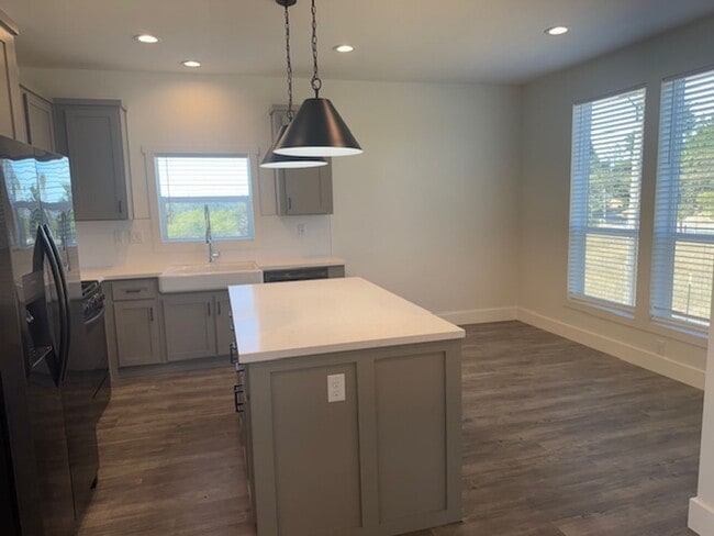 Building Photo - New 2 bedroom home located in rural West C...