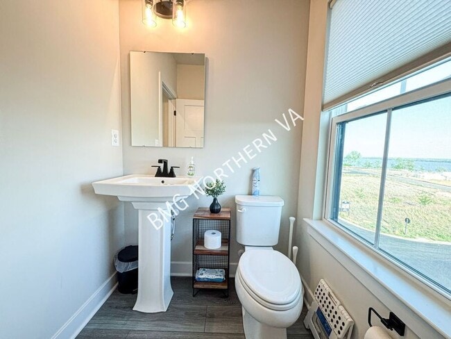 Building Photo - 1636 Kirkman St