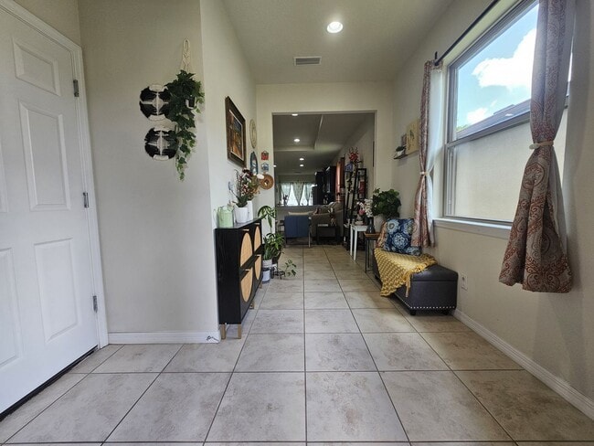 Building Photo - Beautiful 3-Bedroom + Flex Space in gated ...