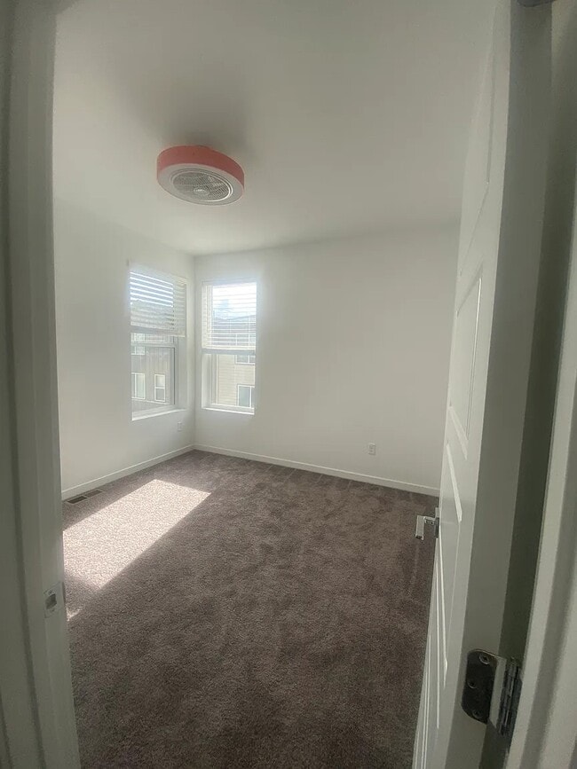 Building Photo - 11066 Shining Star Cir