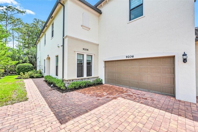 Building Photo - 9206 Passiflora Wy