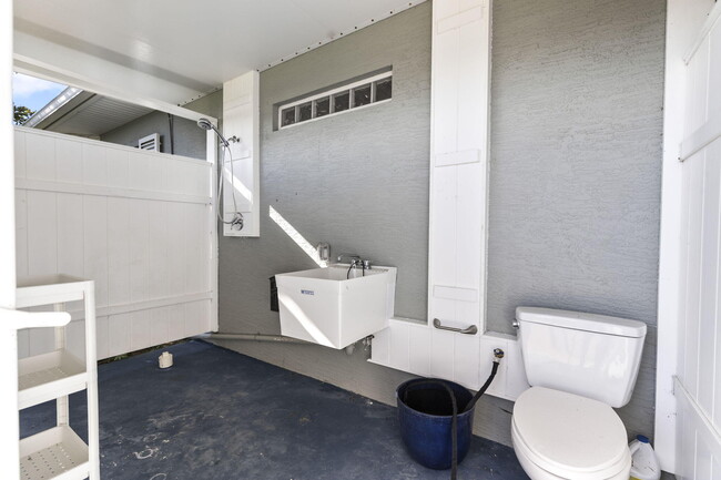 Building Photo - 8135 White Fences Ln