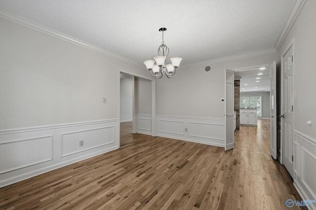 Building Photo - 815 Baylor Dr SE