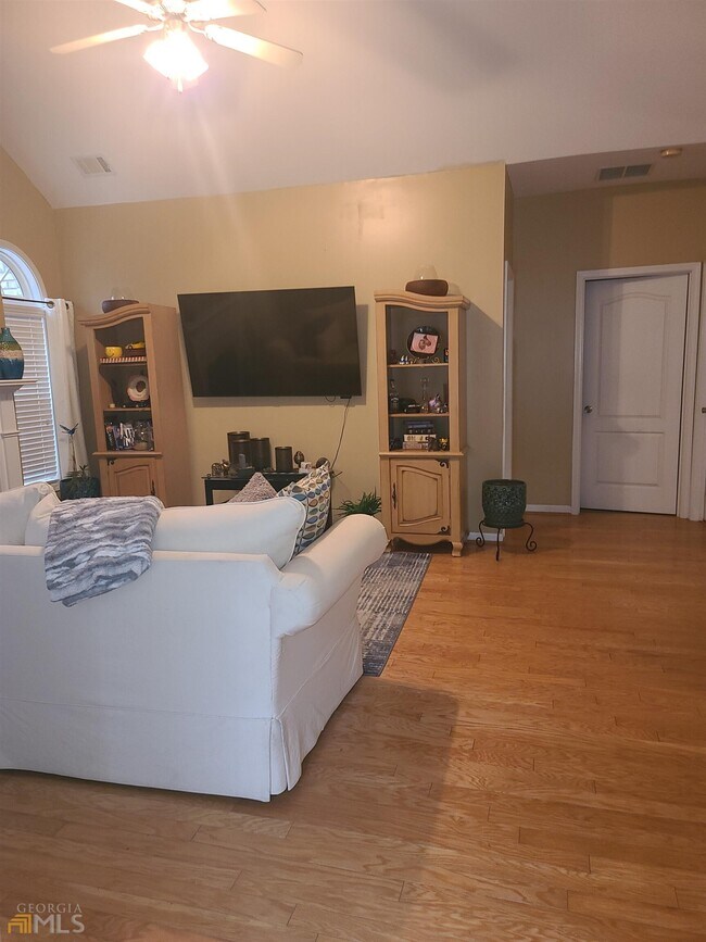 Building Photo - 4857 Shae Ct