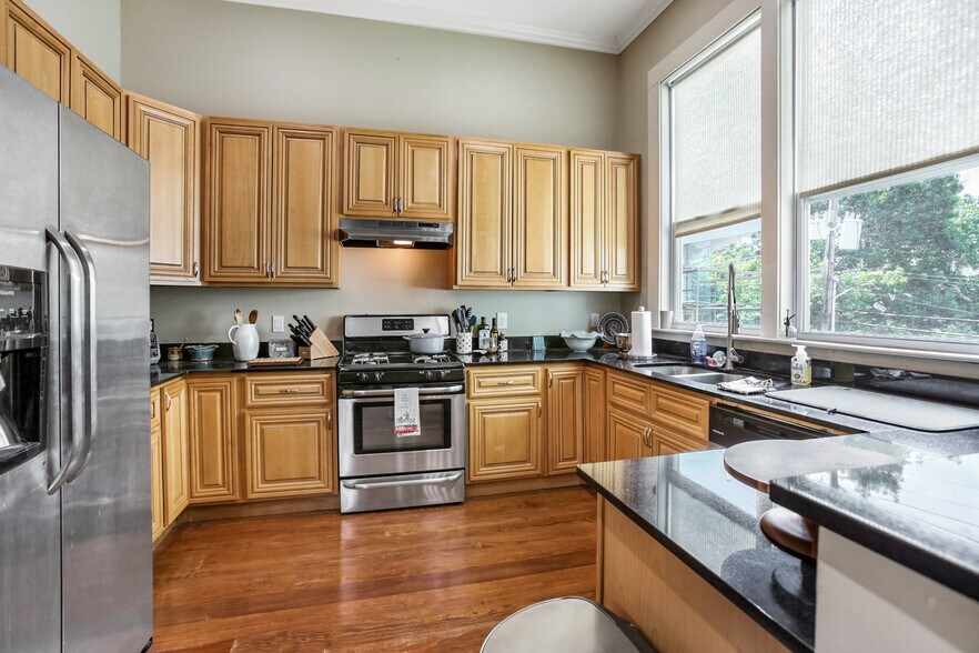 Building Photo - 5417 Danneel St