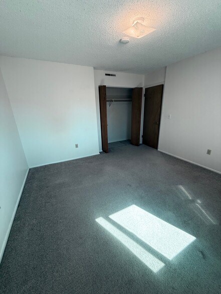 Building Photo - 1216 W Montana St