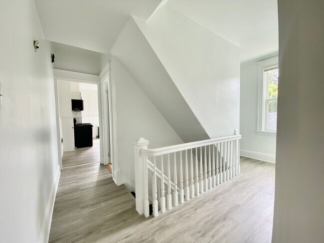 Building Photo - 2314 Victor St