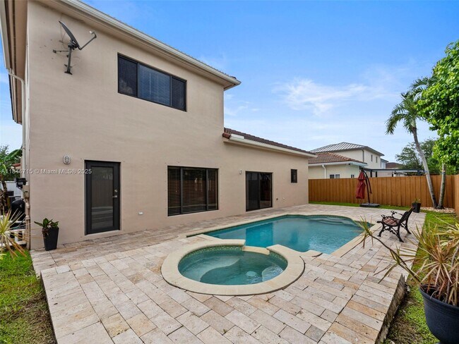 Building Photo - 1438 SW 154th Ct
