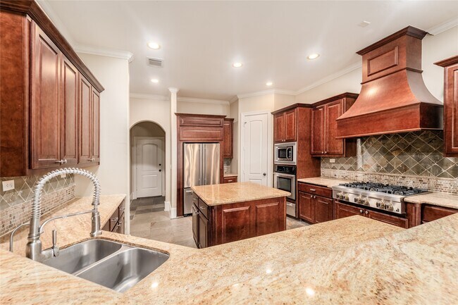 Building Photo - 4222 Stonebrook Ln