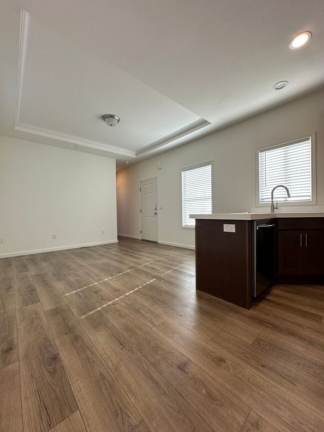 Building Photo - Rare horse property with huge workshop and dog kennels. Ready for move in