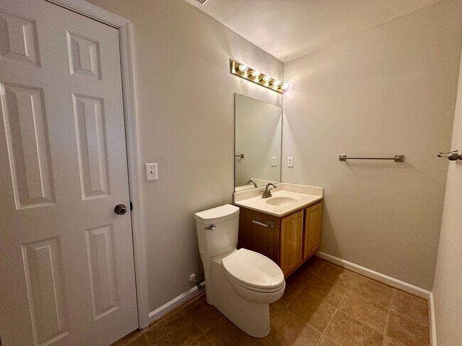 Building Photo - Move-In Special: $200 off 1st full months rent with a lease starting in February 2026 : Call Aman...