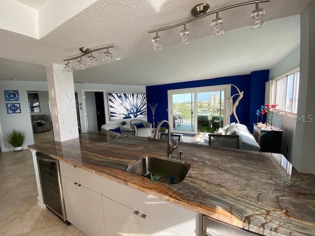 Building Photo - 610 Island Way