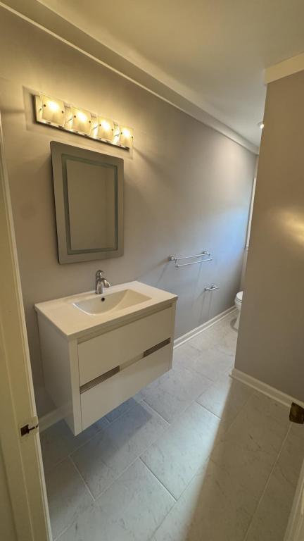 Building Photo - 1024 Plantation Ct