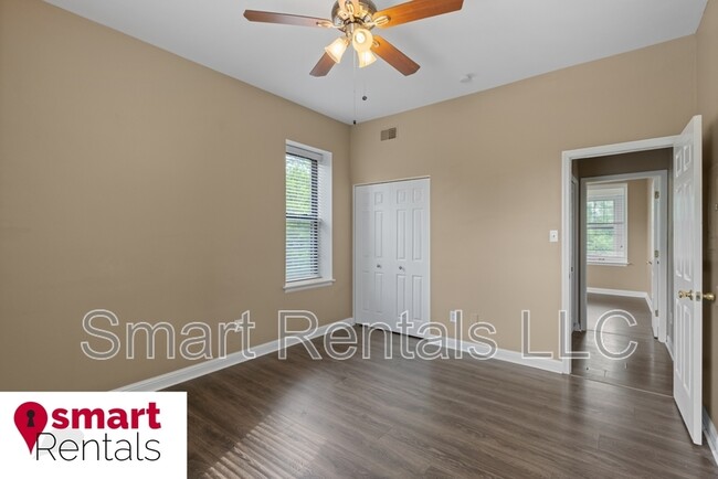 Building Photo - 4101 Flad Ave