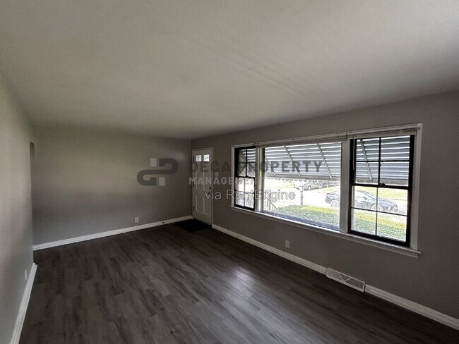 Building Photo - 6108 Eaton Dr