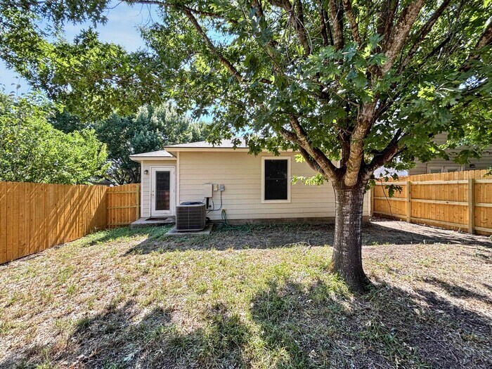 Building Photo - 8432 Fall Meadow Ln