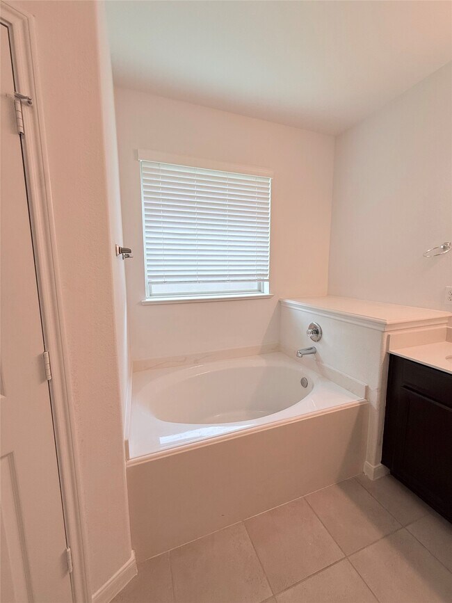 Building Photo - 4031 Addison Ranch Ln